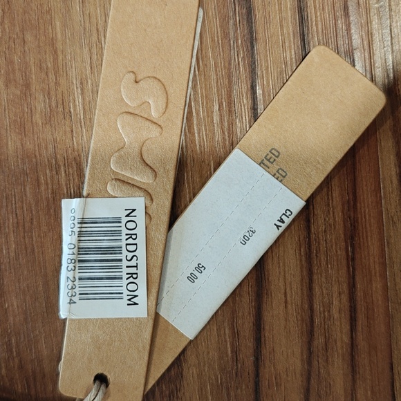 SKIMS Wireless Form T-shirt Demi Bra - Picture 6 of 14